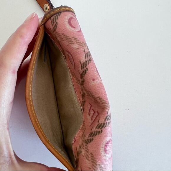 Dooney & Bourke Y2K wristlet/phone case - Picture 14 of 15